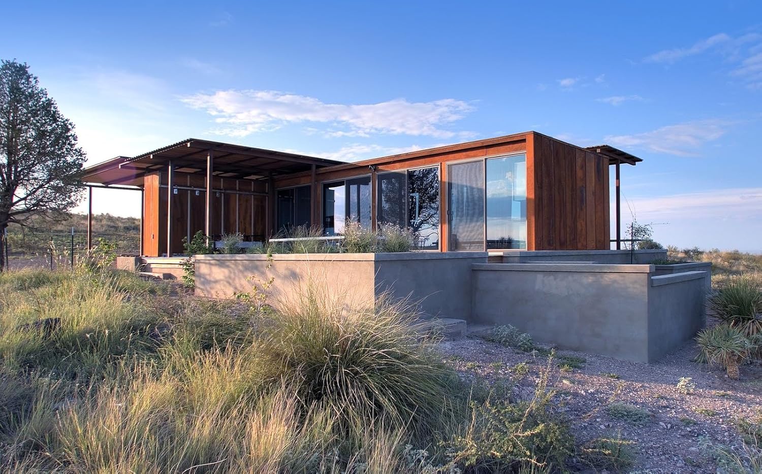 buy modular container shop,prefabricated steel cafe kiosk,modular container shop pros cons,shipping container building for commercial use,best portable container unit,should I buy a modular container shop performance testing and real-world results